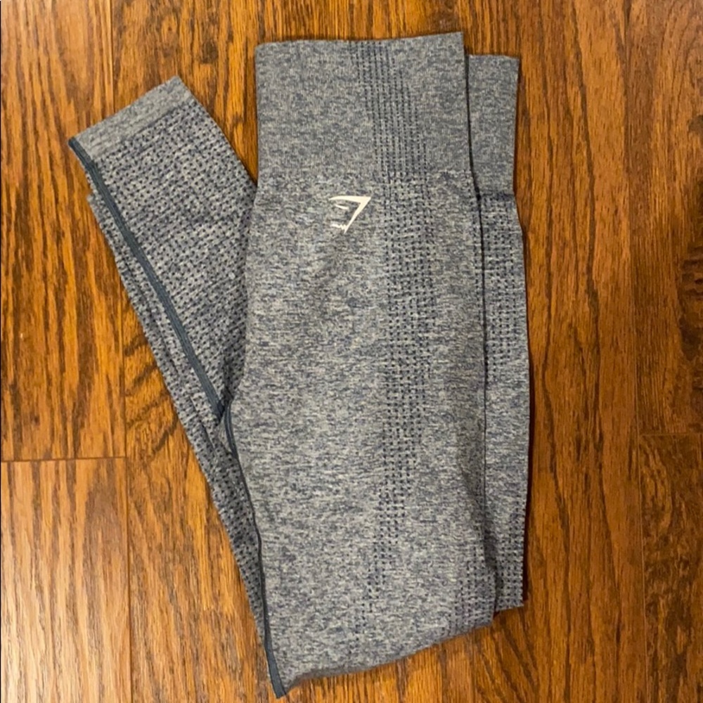 Gym shark leggings